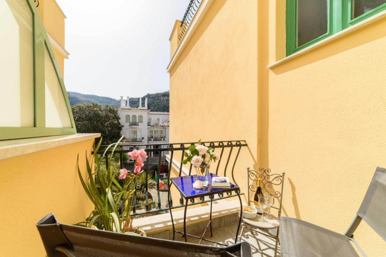 La Camelia Apartment Sorrento Dış mekan fotoğraf